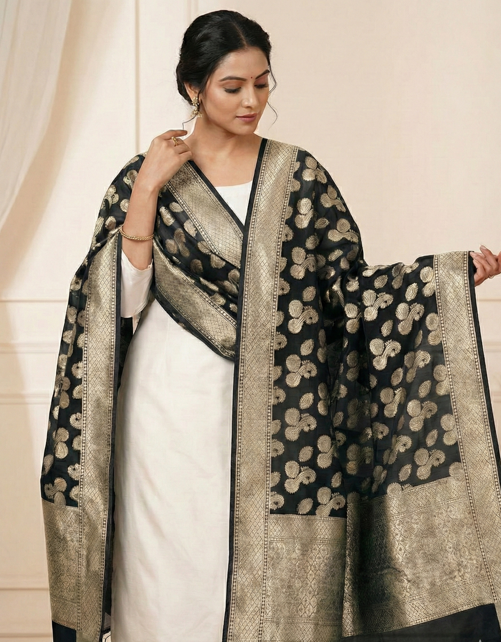 elegant-black-handloom-banarasi-silk-dupatta-with-antique-gold-buta