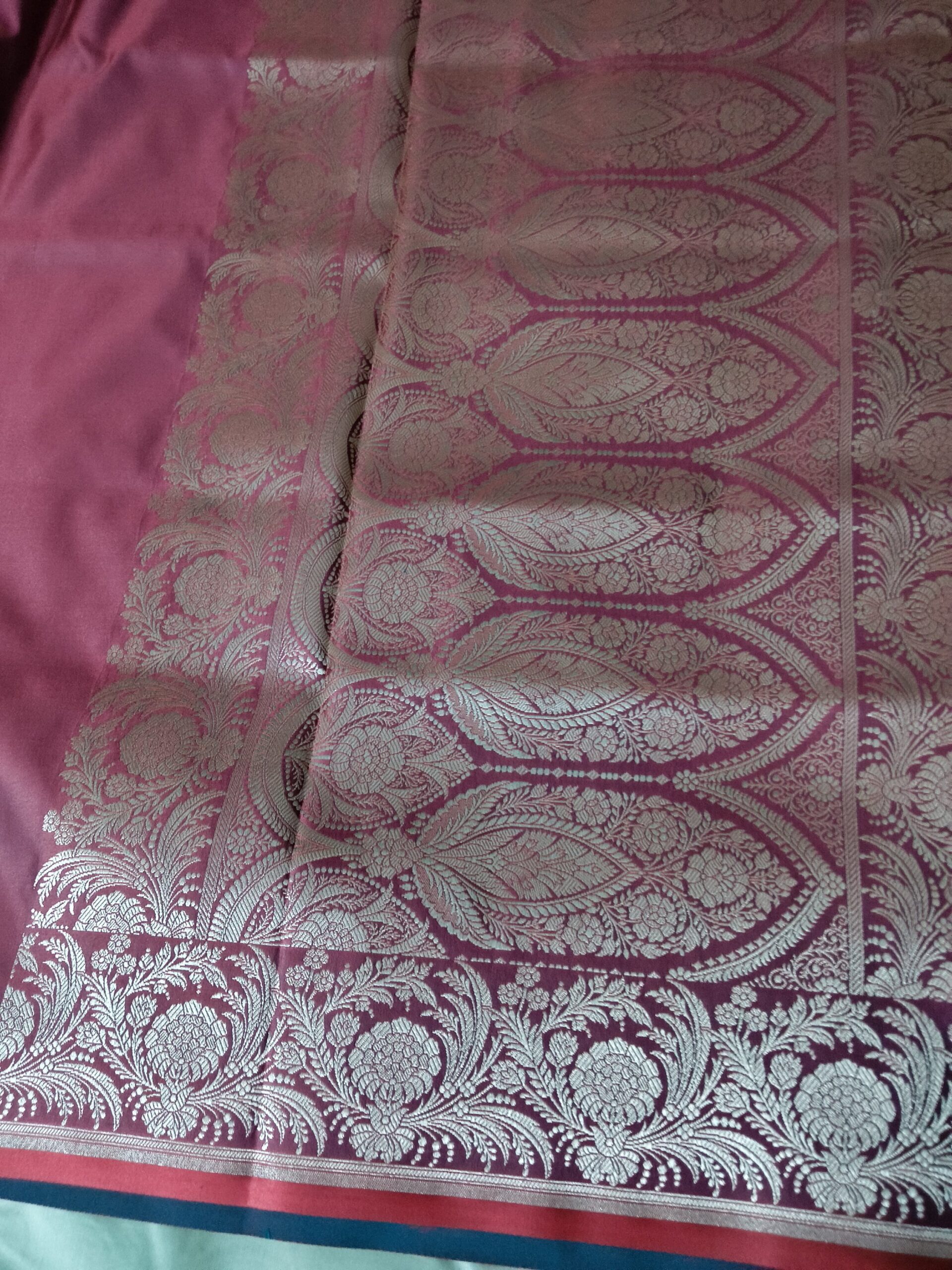 Crimson Tanchoi Banarasi Silk Saree with zari embroidery - Image 6