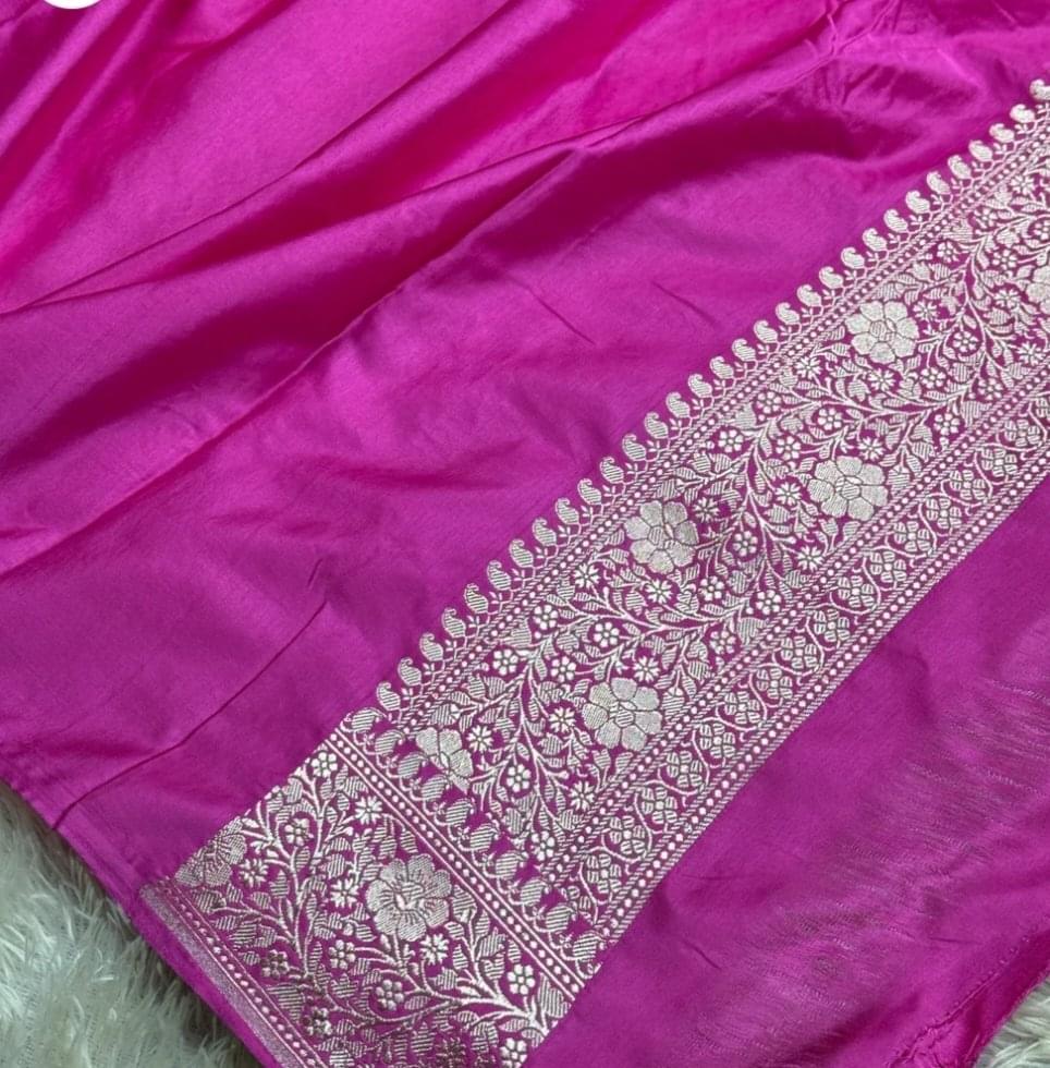 Basanti Kashi – Classic Mustard Tanchoi Silk Saree with a deep magenta-pink border - Image 5